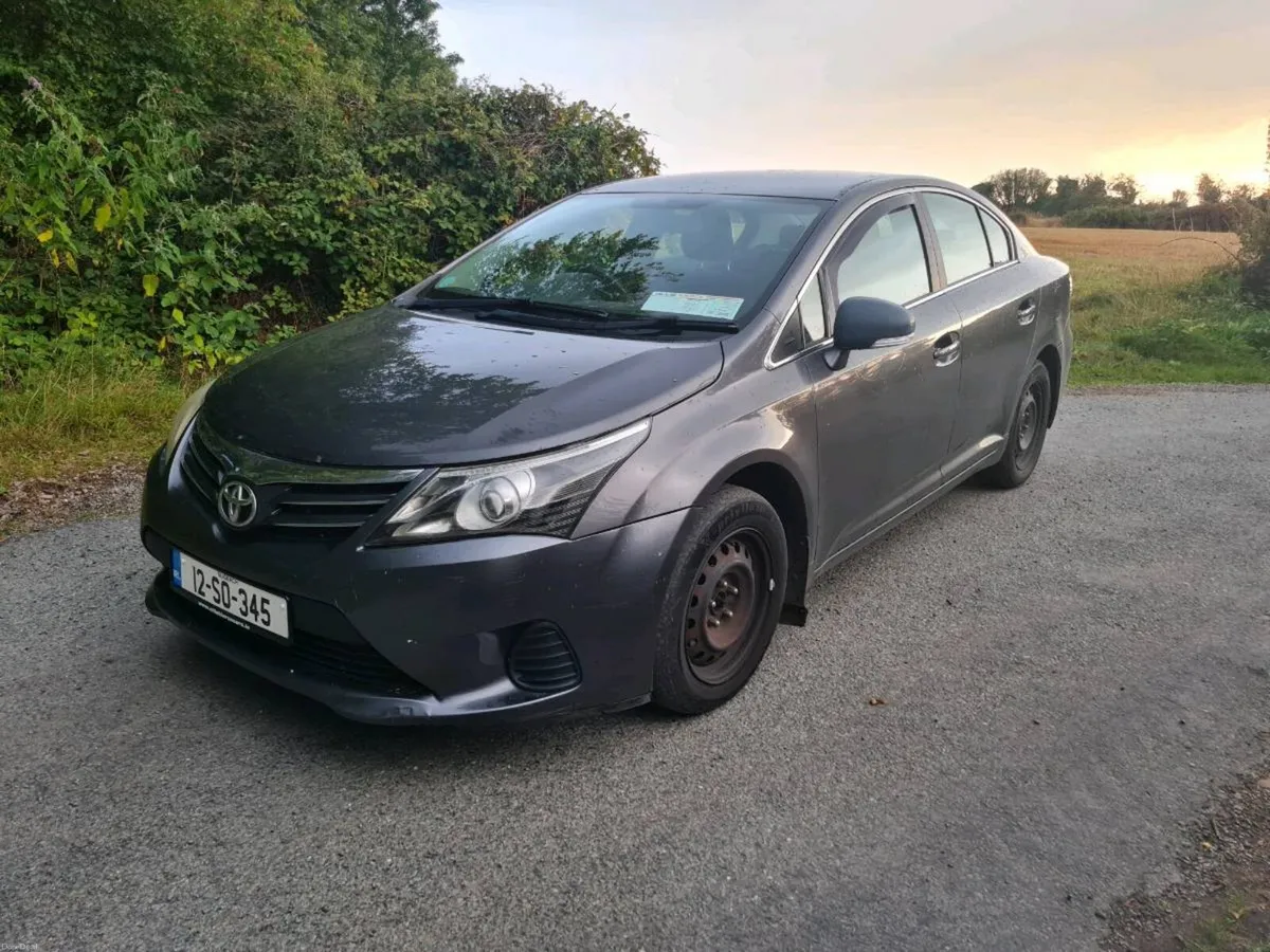 2012 Toyota Avensis - Image 2