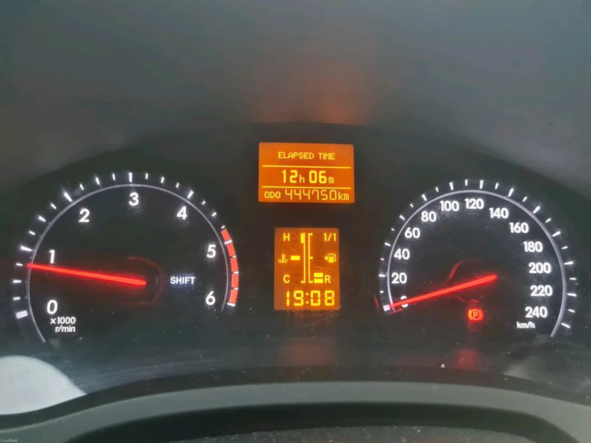 2012 Toyota Avensis - Image 6