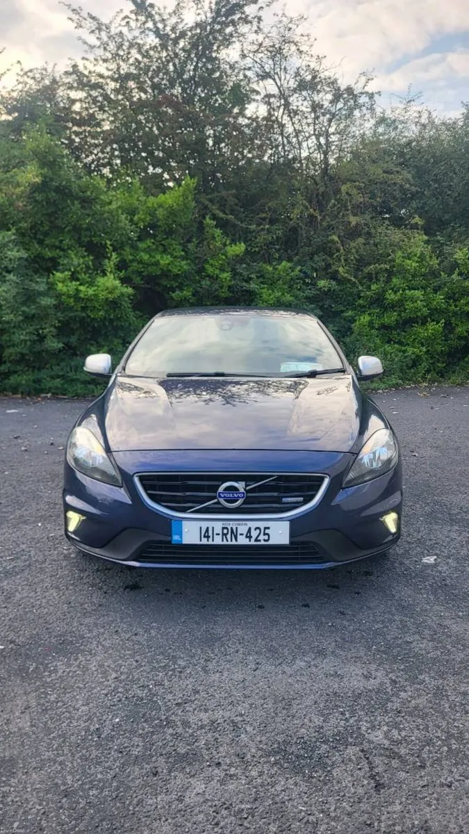 VOLVO V40 R-DESIGN - Image 2