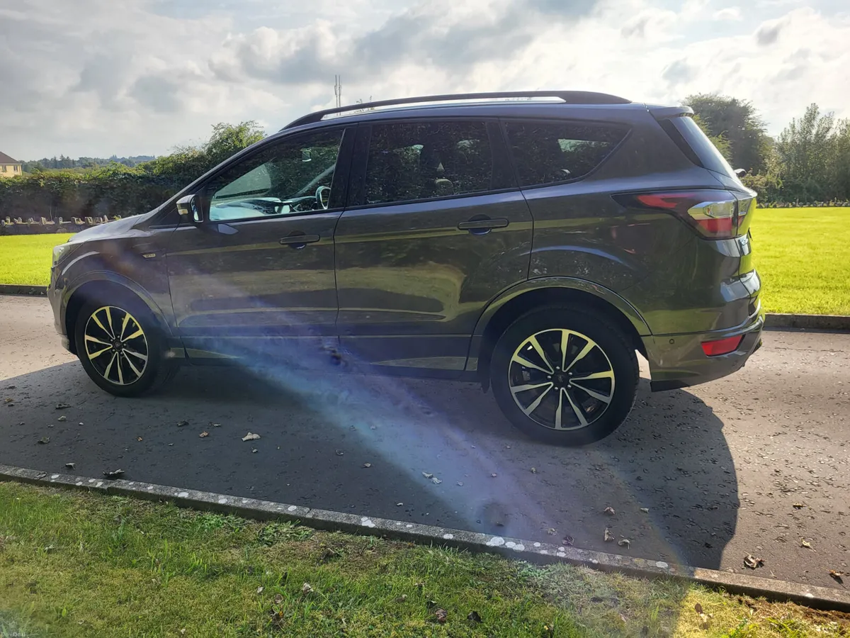 Ford Kuga ST LINE 1.5 DIESEL. NEW NCT - Image 4
