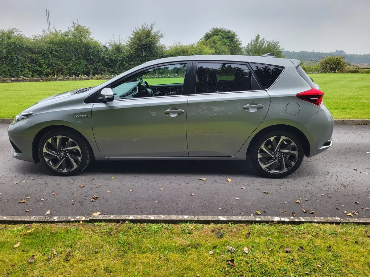 Toyota Auris  HYBRID AUTOMATIC - Image 5