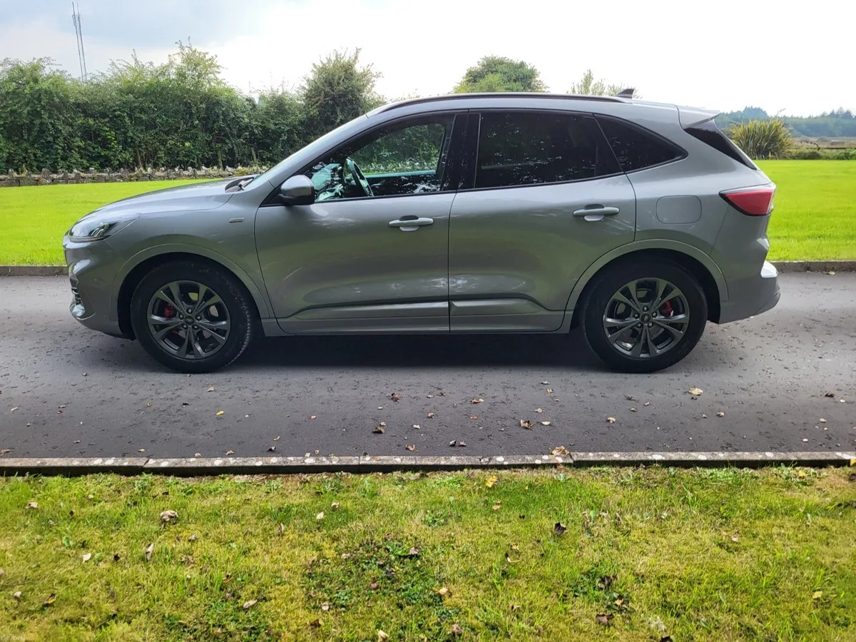 Ford Kuga ST LINE. 1.5 DIESEL  LOW KMS - Image 5