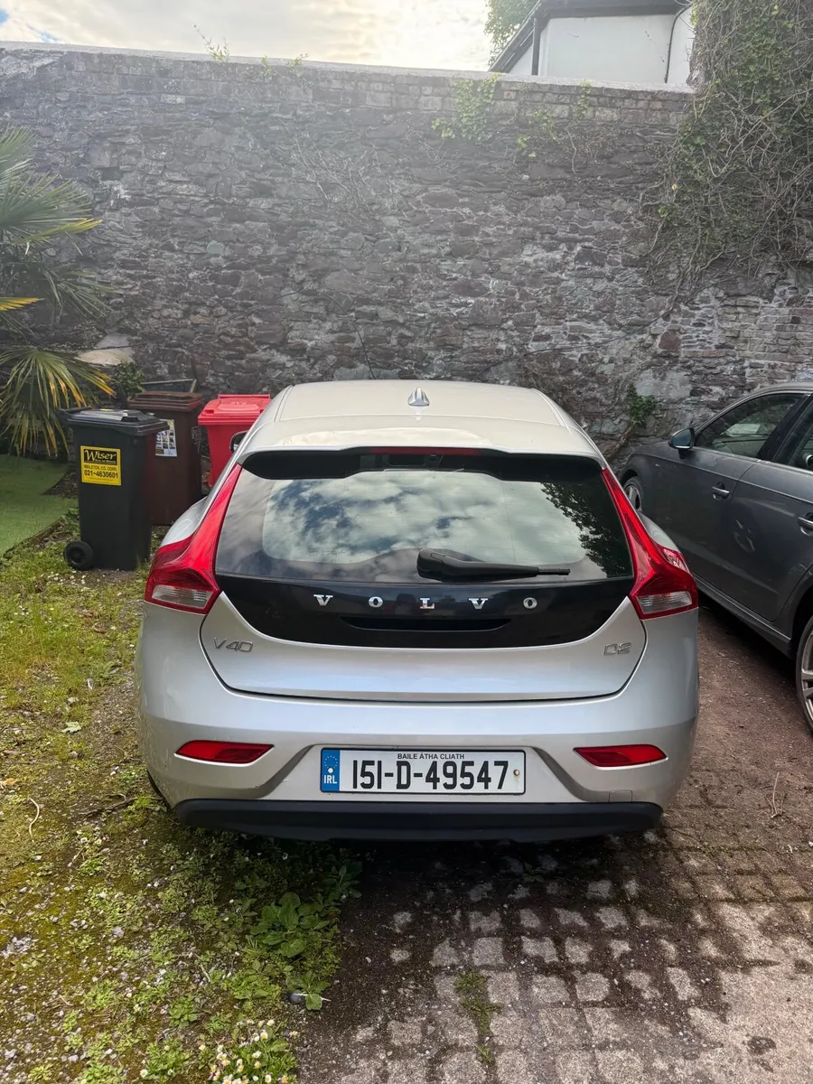 Volvo V40 2015 Automatic - Image 2