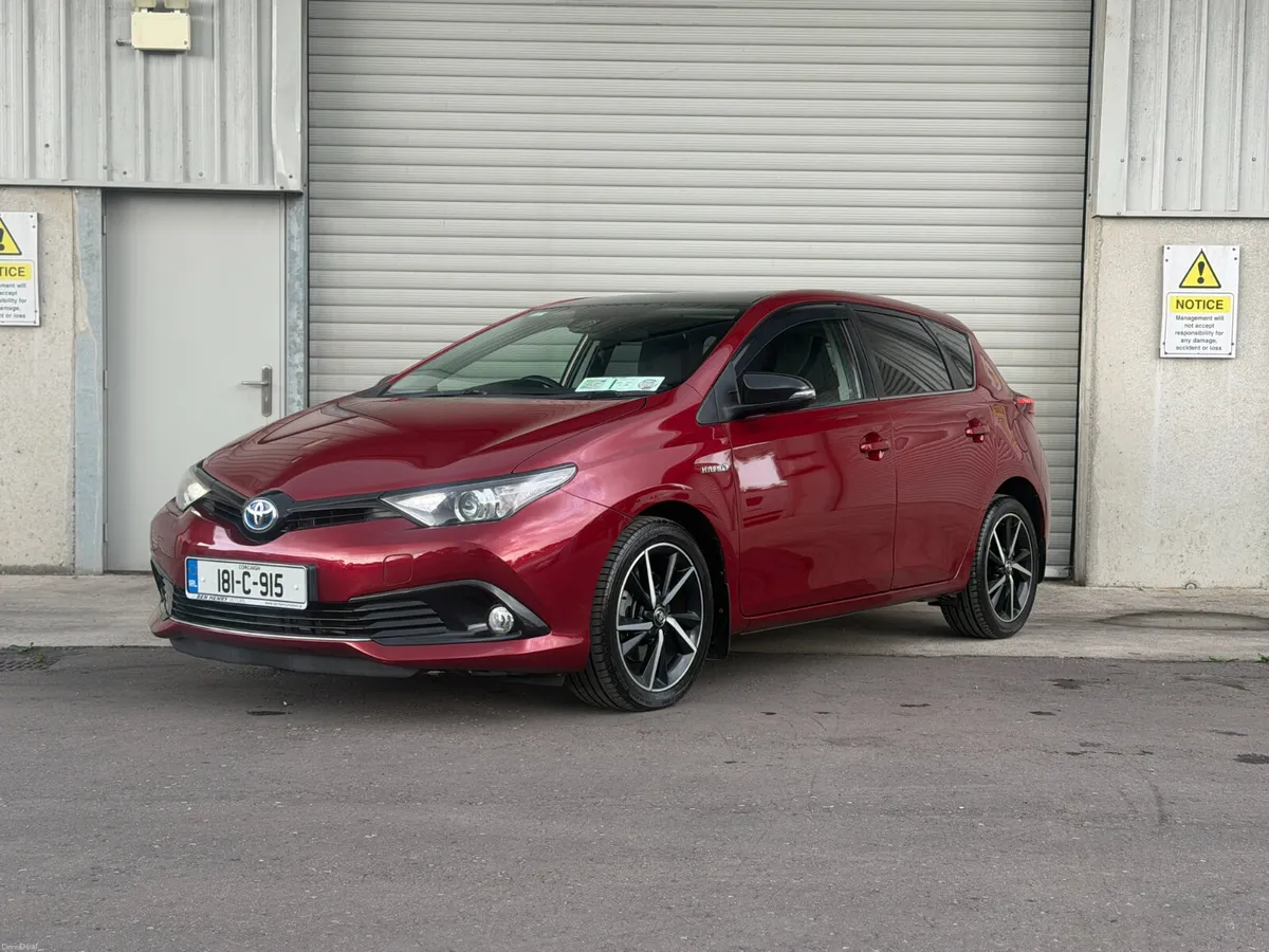 2018 Toyota Auris 1.8 Hybrid Luna Sport (2 tone) - Image 3