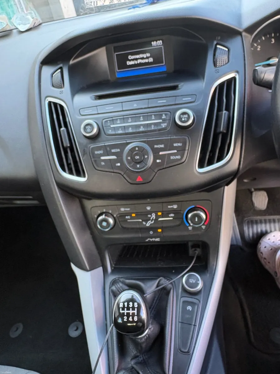 Ford Focus 2015 - Image 2