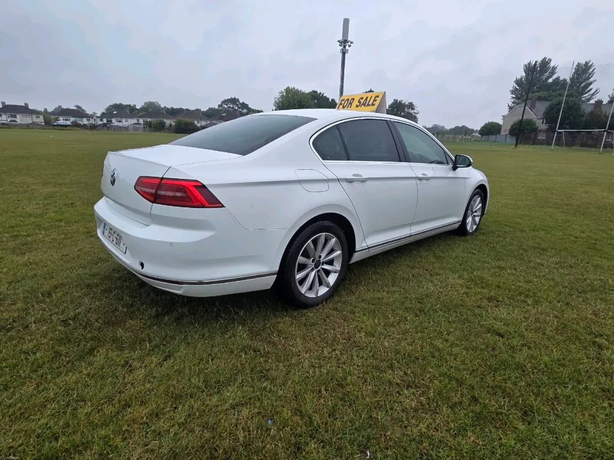 VOLKSWAGEN PASSAT - Image 4