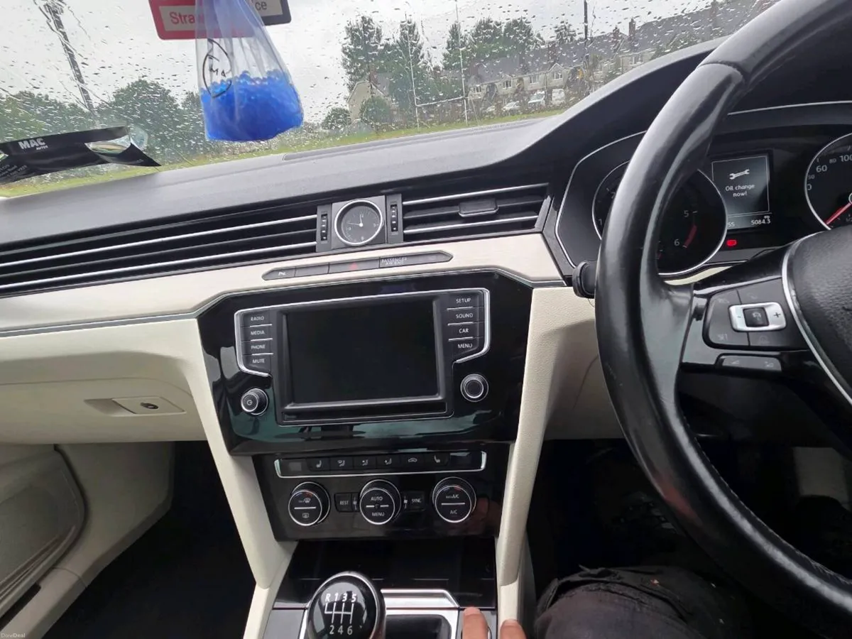 VOLKSWAGEN PASSAT - Image 6