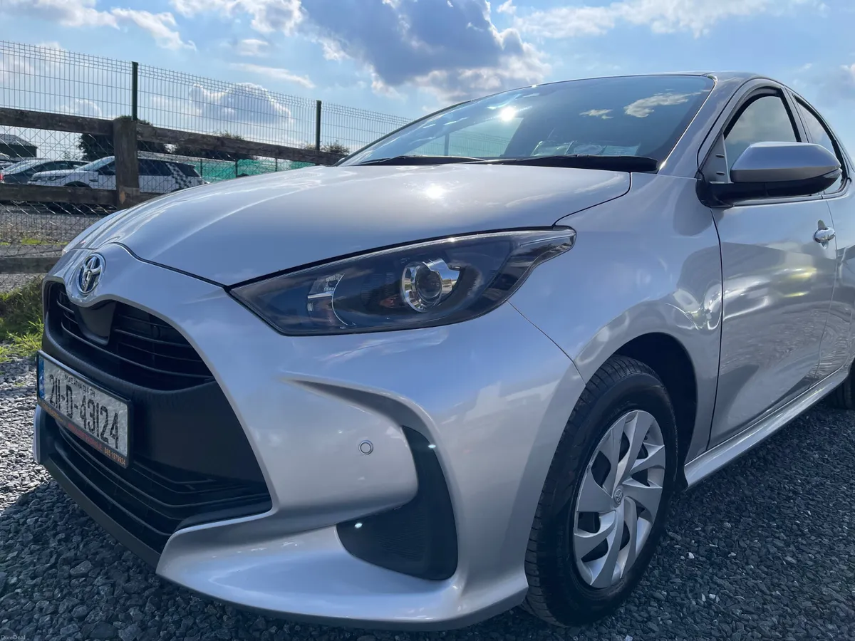 Toyota Yaris 2021 Automatic 1.5 Hybrid - Image 5