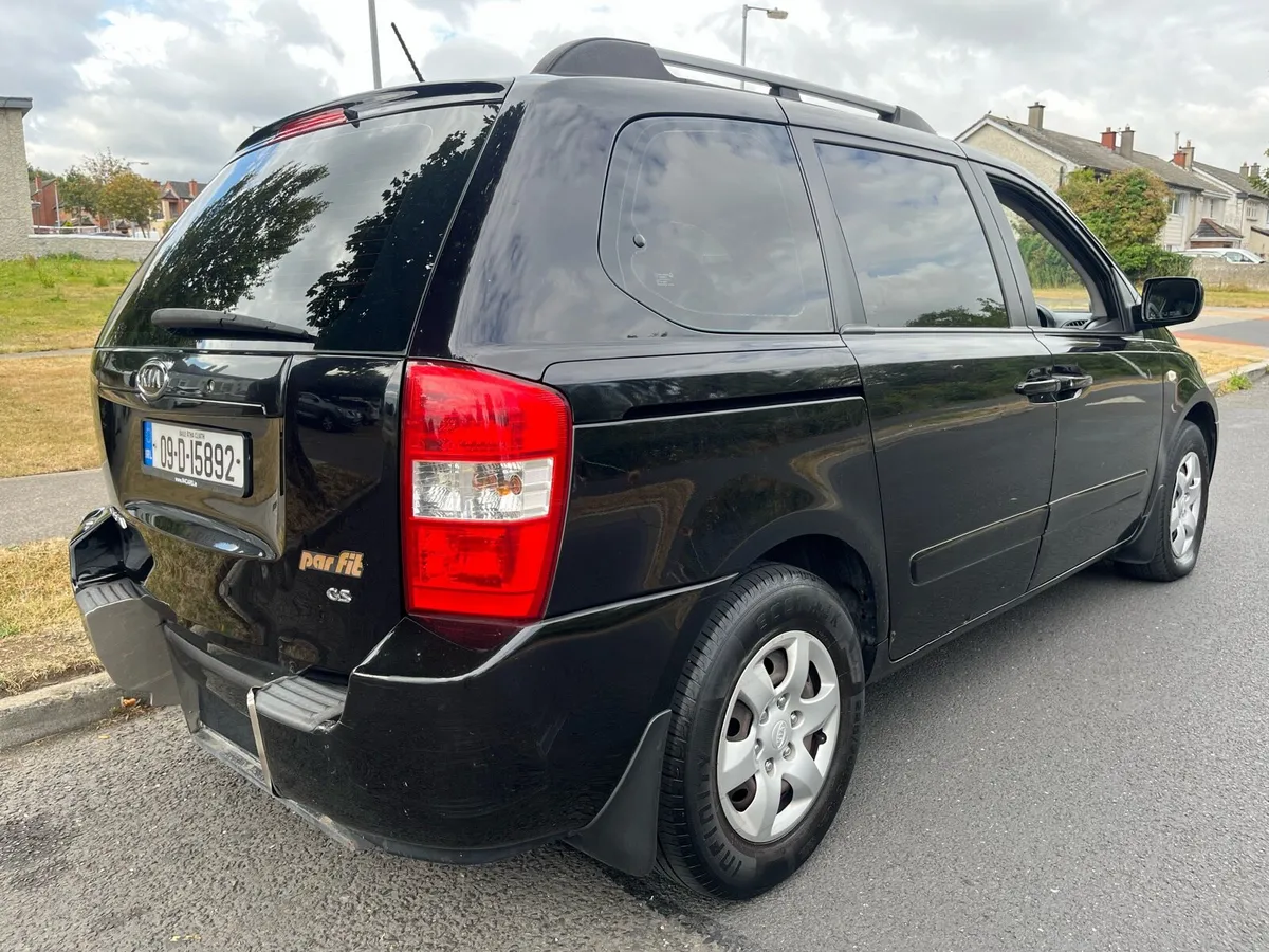 2009 Kia Sedona Automatic Wheelchair Accessible - Image 2