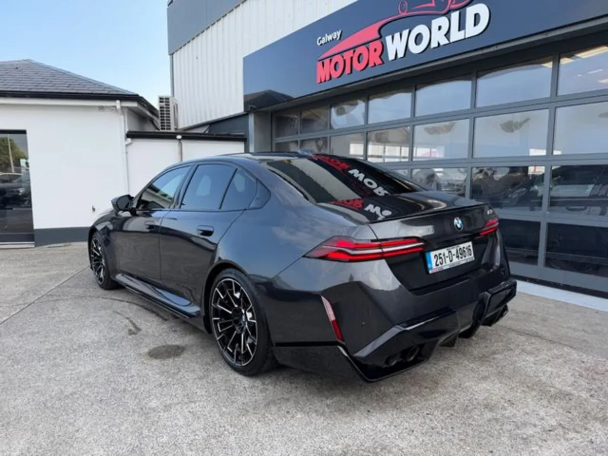 BMW M5 M5 4.4 V8 727 BHP PLUG-IN HYBRID - Image 2