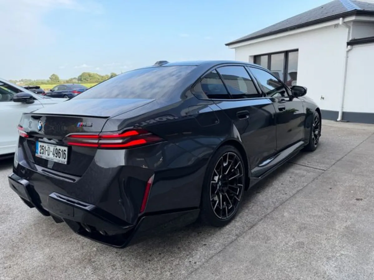 BMW M5 M5 4.4 V8 727 BHP PLUG-IN HYBRID - Image 5
