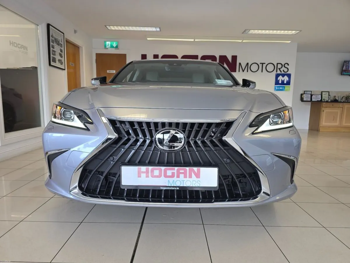 Lexus ES Premium Hybrid * BEST SPECIFICATION * - Image 2