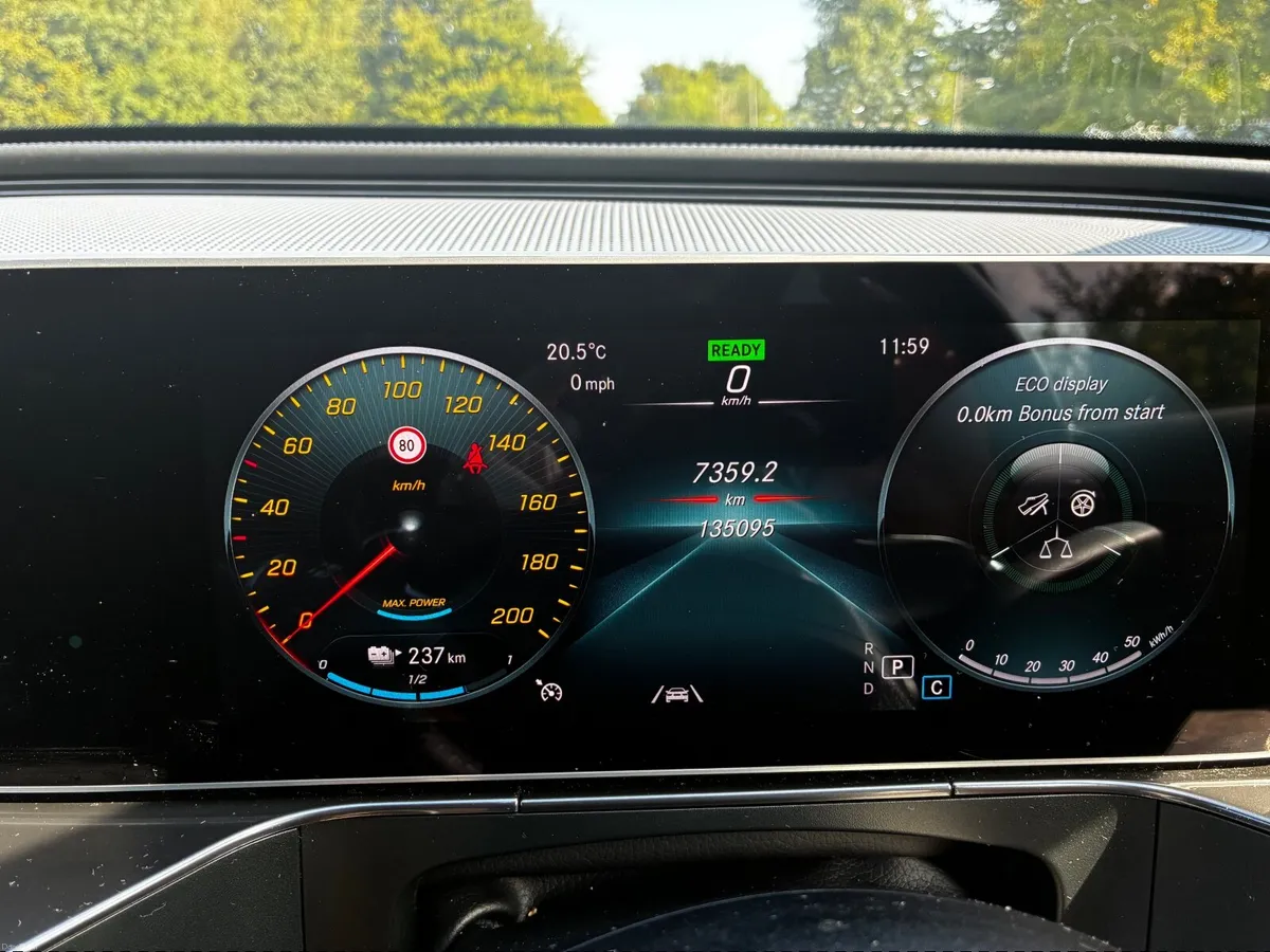 Mercedes-Benz EQC 2020 - Image 2