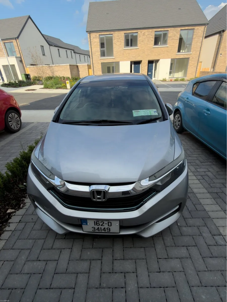 Honda shuttle 2016 hybrid car mpv - Image 2