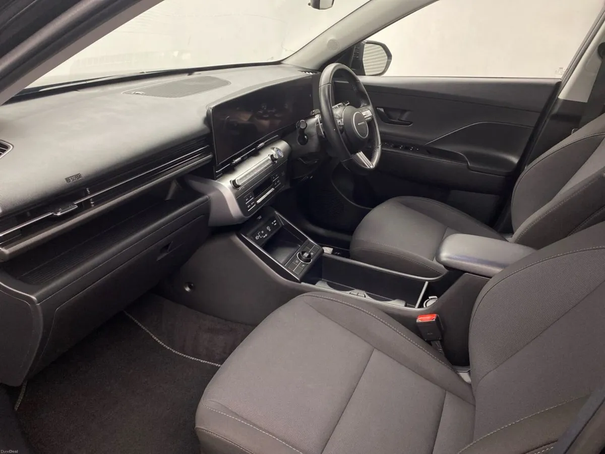 Hyundai KONA 1.6 HYBRID Signature Auto - Image 2