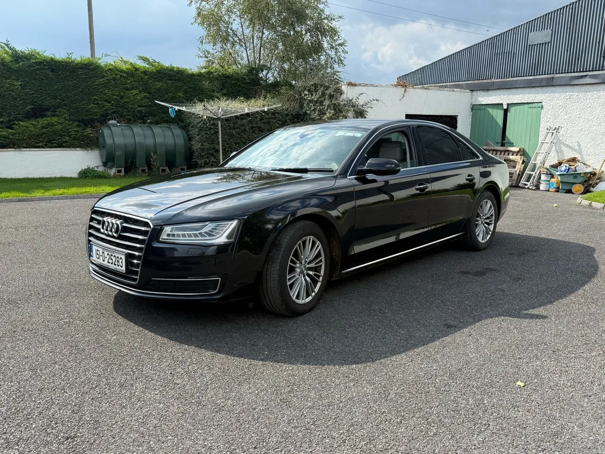 Audi A8 black V6 - Image 4