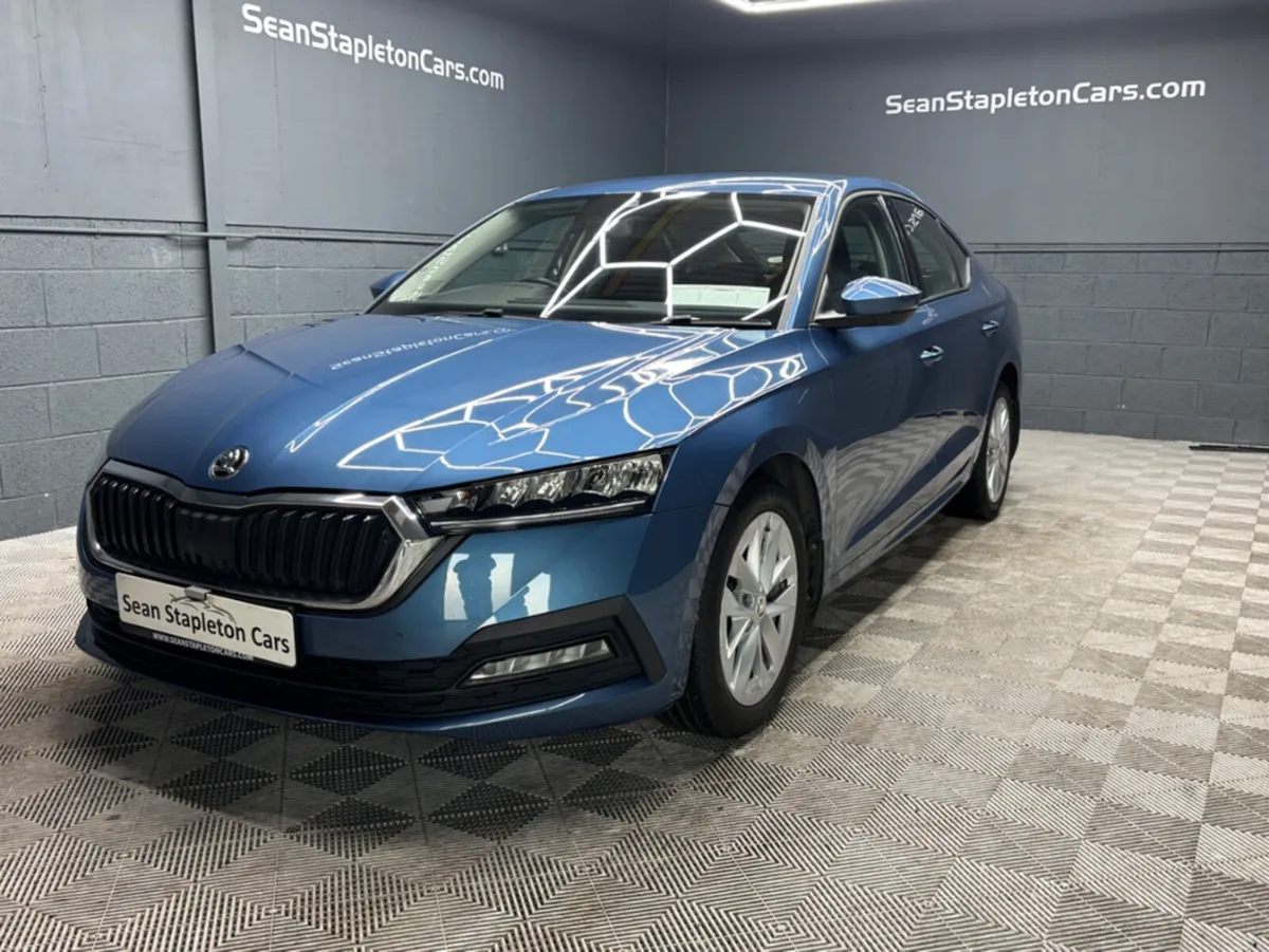 Skoda Octavia AMBITION 1.0 TSI 110HP DSG 5DR - Image 1