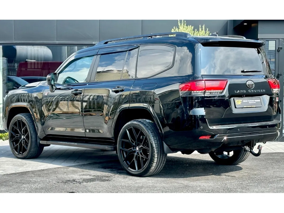 Toyota Land Cruiser GR Edition - Image 4
