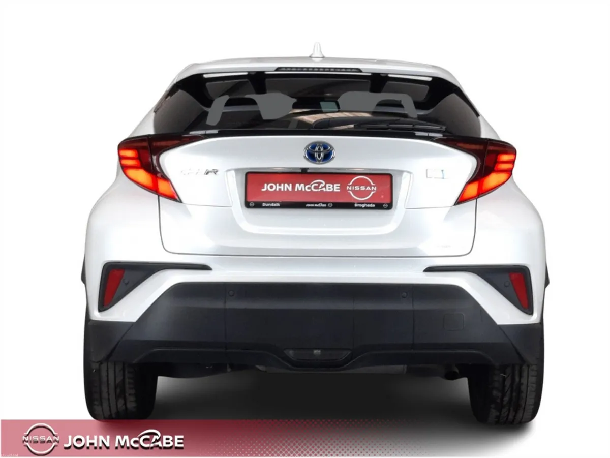 Toyota C-HR HYBRID LUNA SPORT BLACK EDITION AUTO * - Image 6
