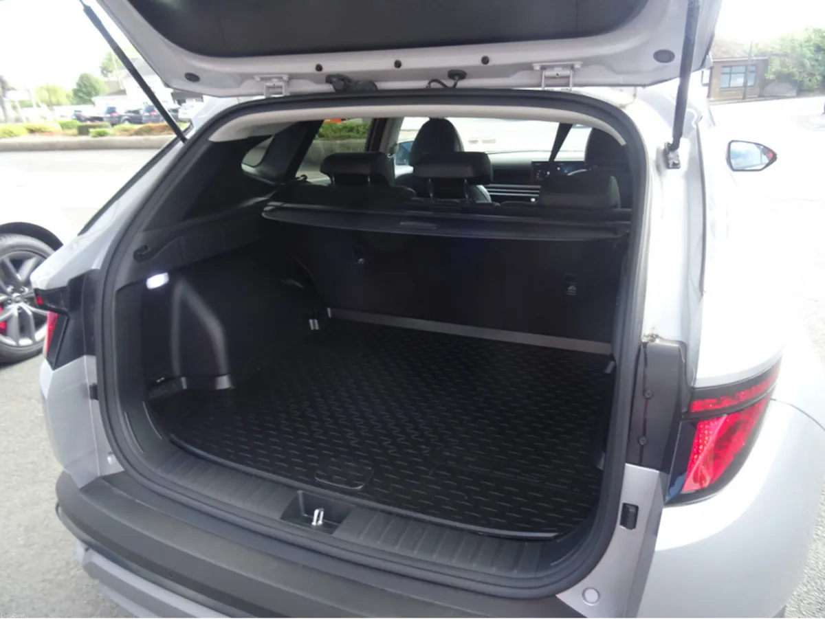 Hyundai Tucson EXECUTIVE 5DR - Image 6