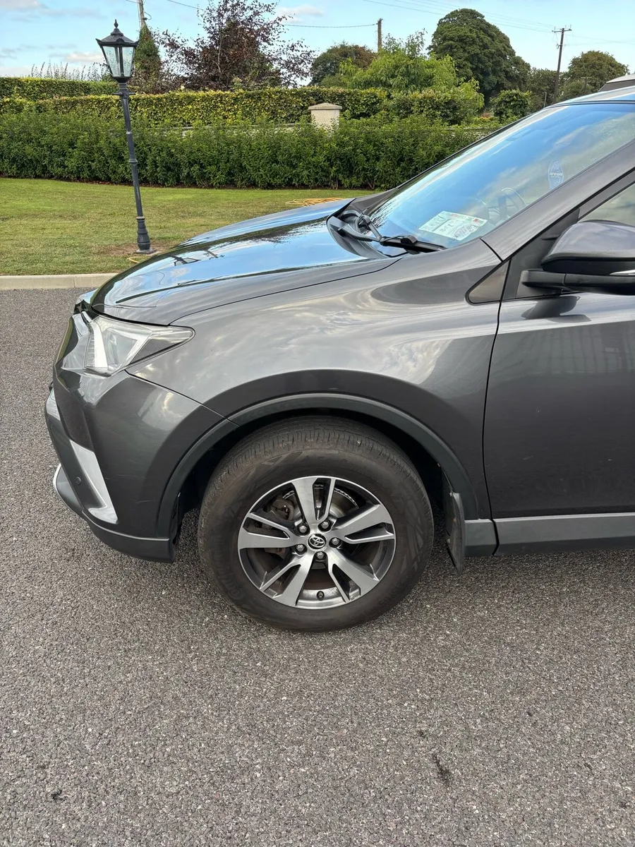 Toyota rav 4 - Image 4