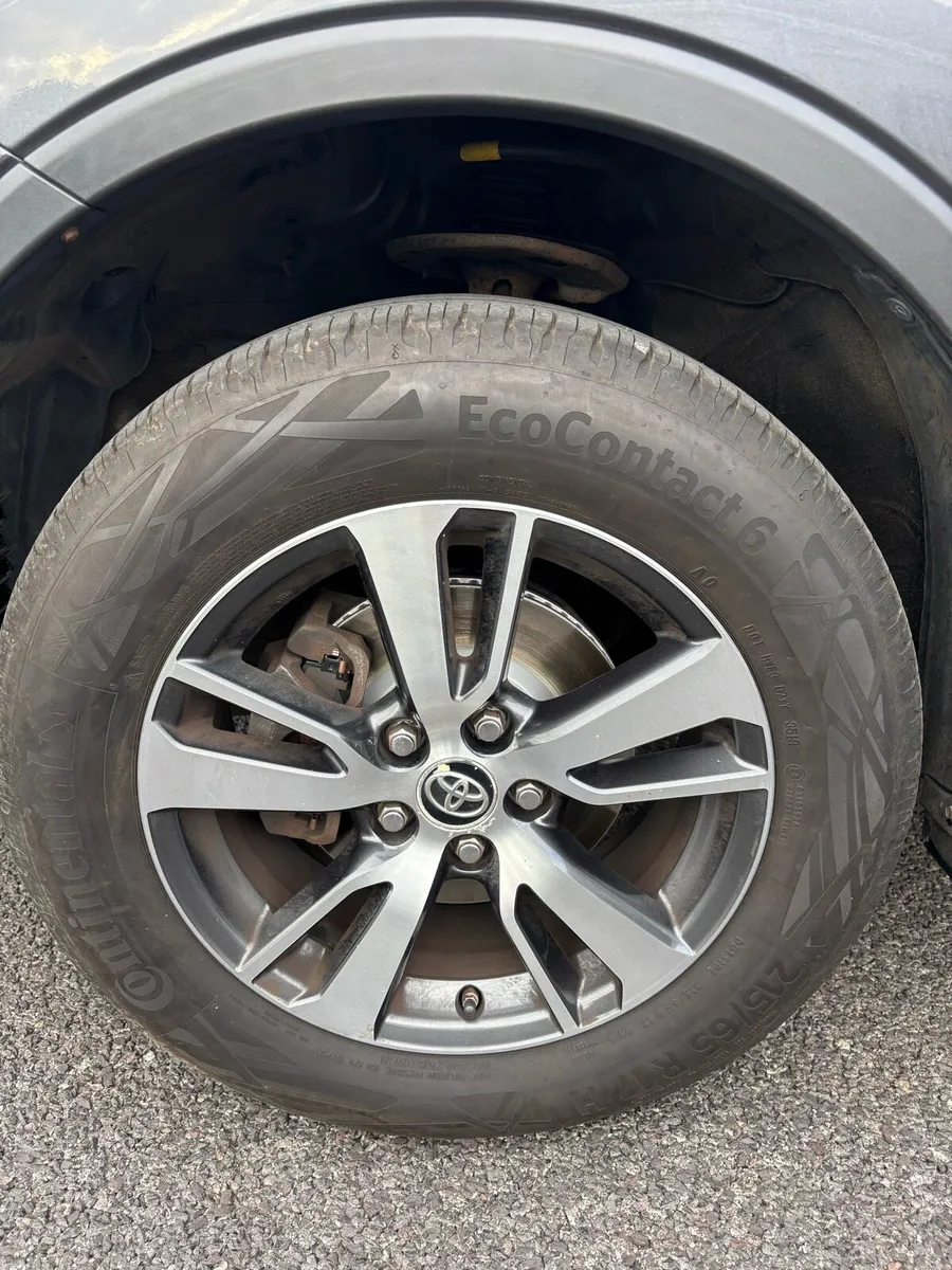 Toyota rav 4 - Image 3