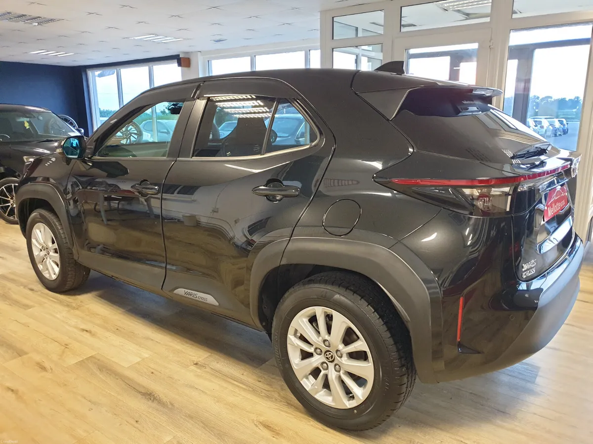 TOYOTA YARIS CROSS 1.5 HYBRID AUTO - Image 3