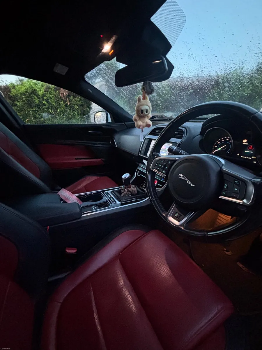 Jaguar XE 2017 - Image 3