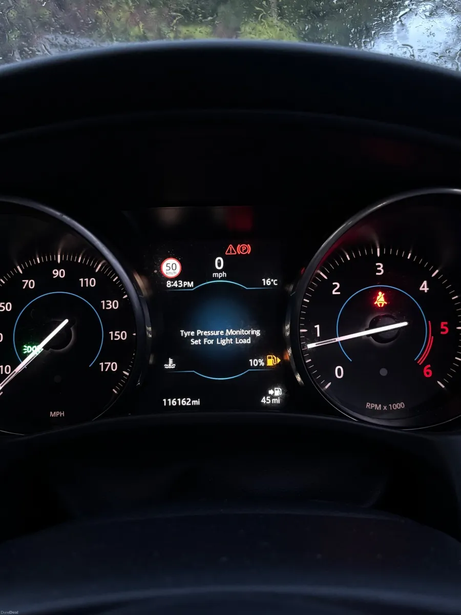 Jaguar XE 2017 - Image 5