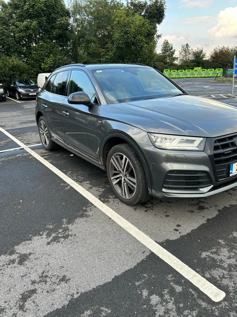 Audi Q5 40 TDI Quattro S-Line Black Edition - Image 4