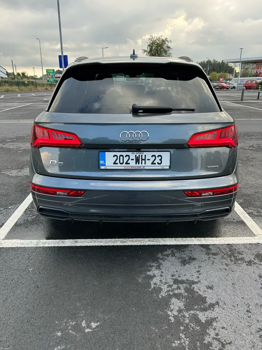Audi Q5 40 TDI Quattro S-Line Black Edition - Image 5