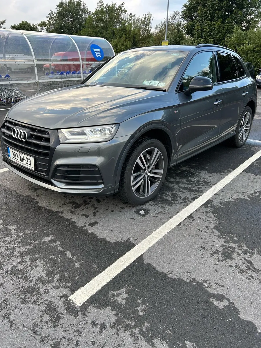 Audi Q5 40 TDI Quattro S-Line Black Edition - Image 2