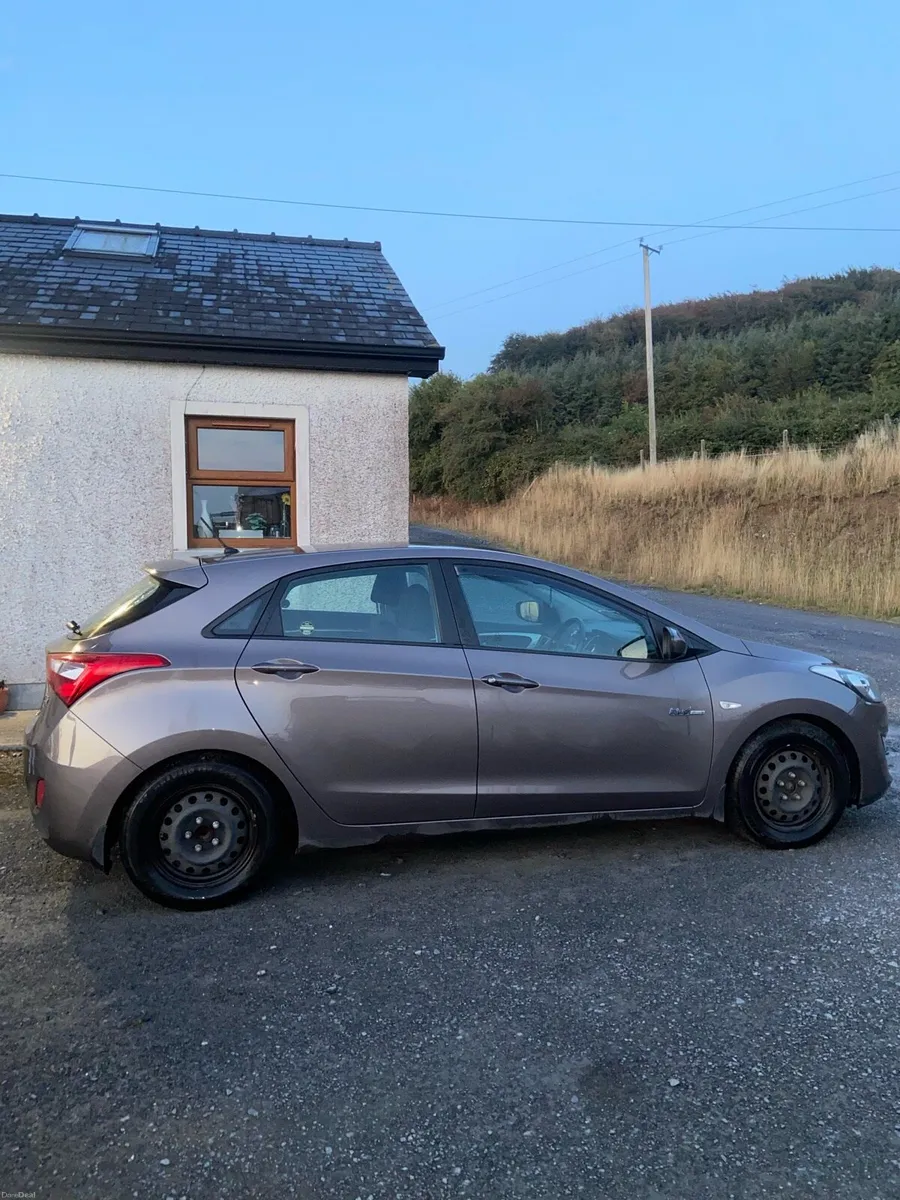Hyundai i30 low mileage - Image 3