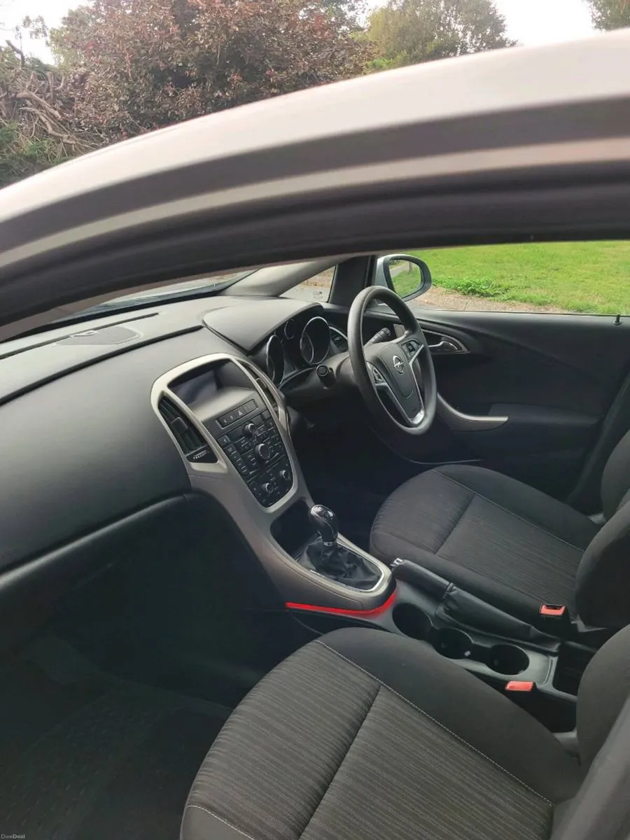 Open astra low mileage - Image 5