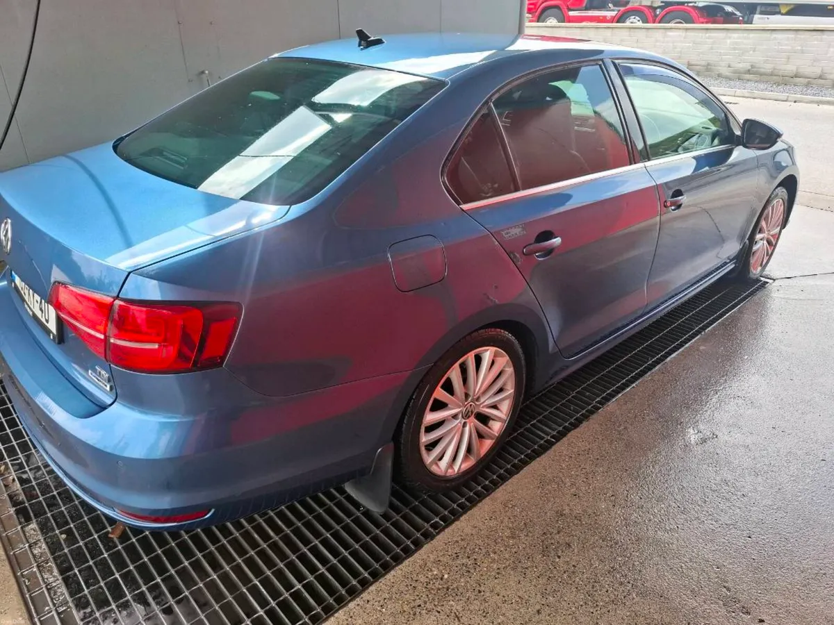 Volkswagon jetta 2.0 TDI Highline - Image 2