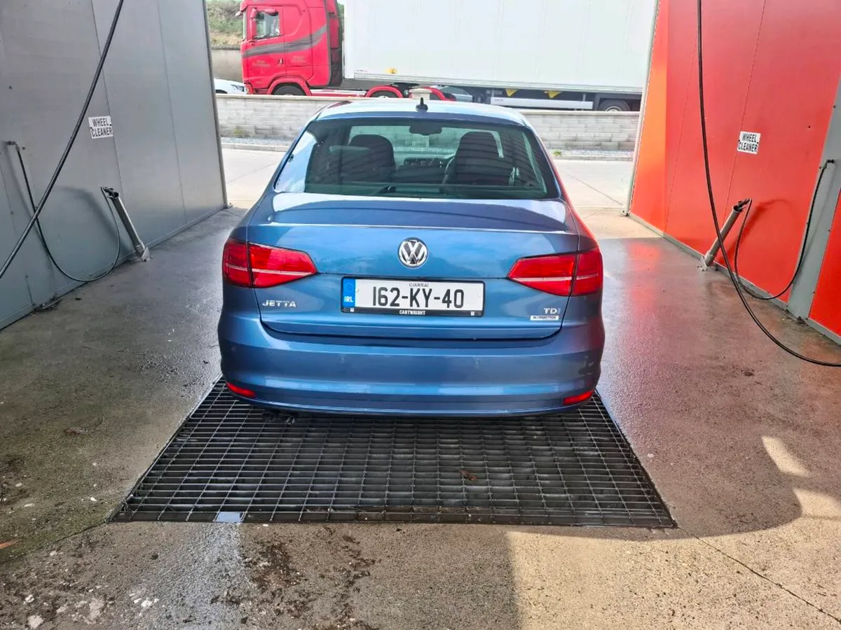 Volkswagon jetta 2.0 TDI Highline - Image 4