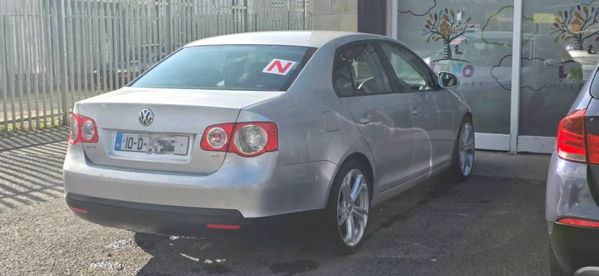 Vw jetta 2010 automatic - Image 3