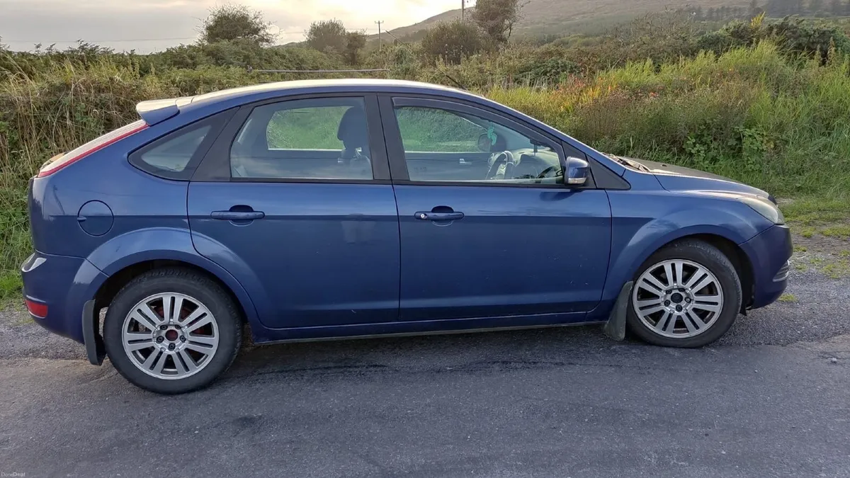 Ford Focus 2010 - Image 1