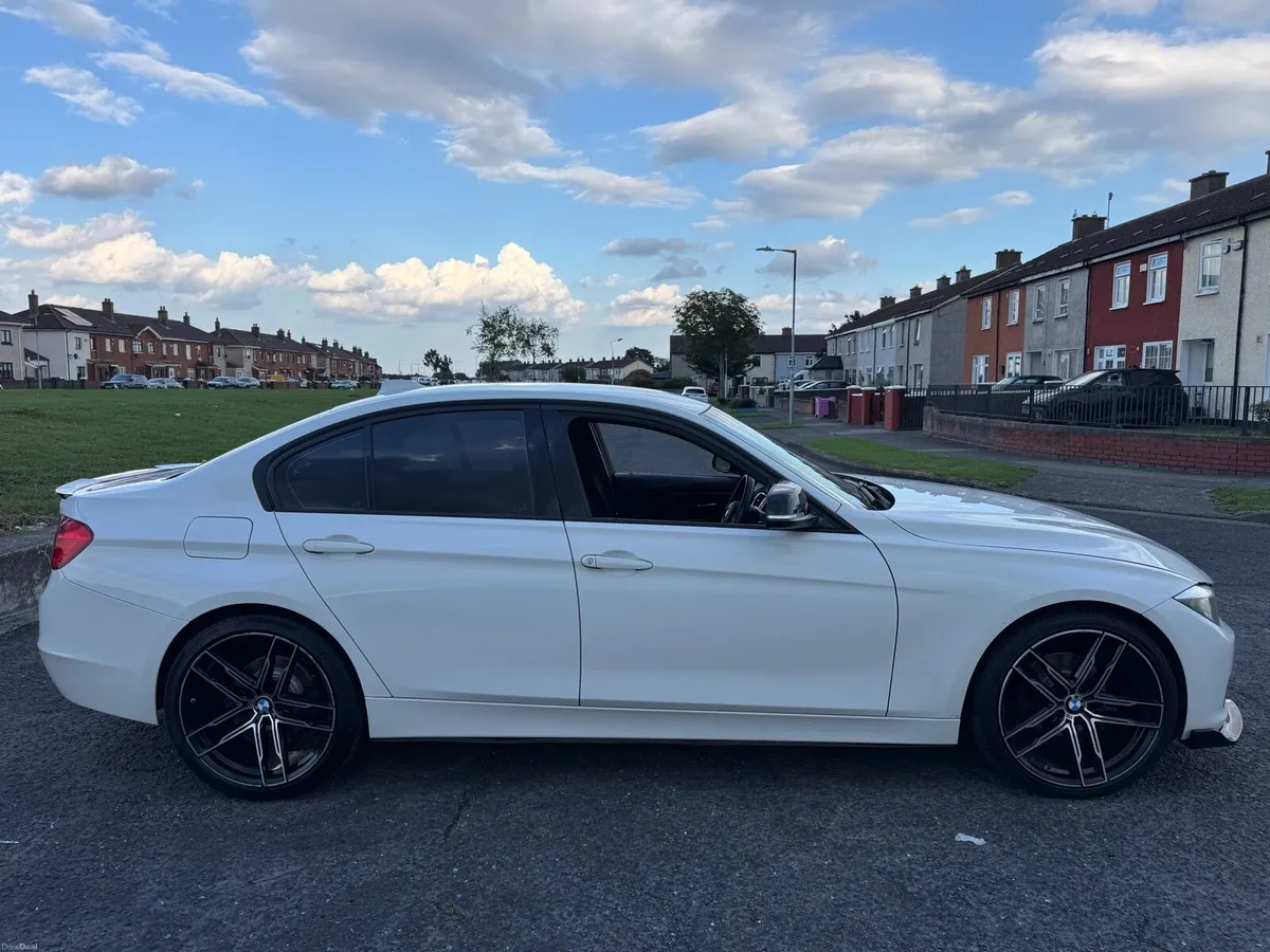 BMW 318D Sport F30 Automatic - Image 6
