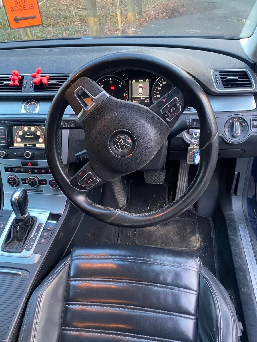 Car - Image 3