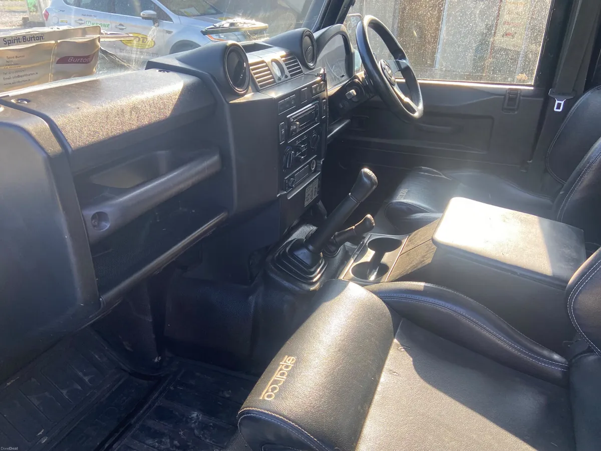 Land rover - Image 4