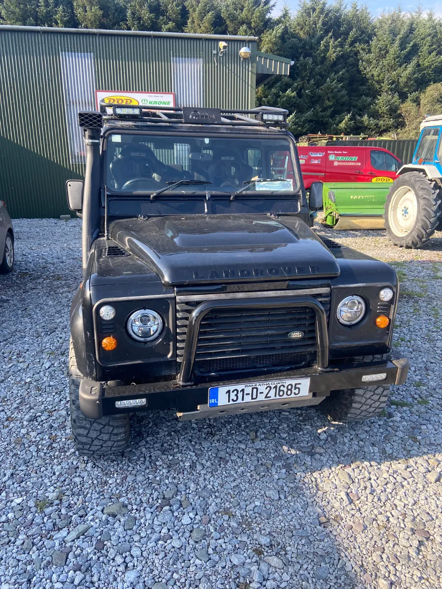 Land rover - Image 2