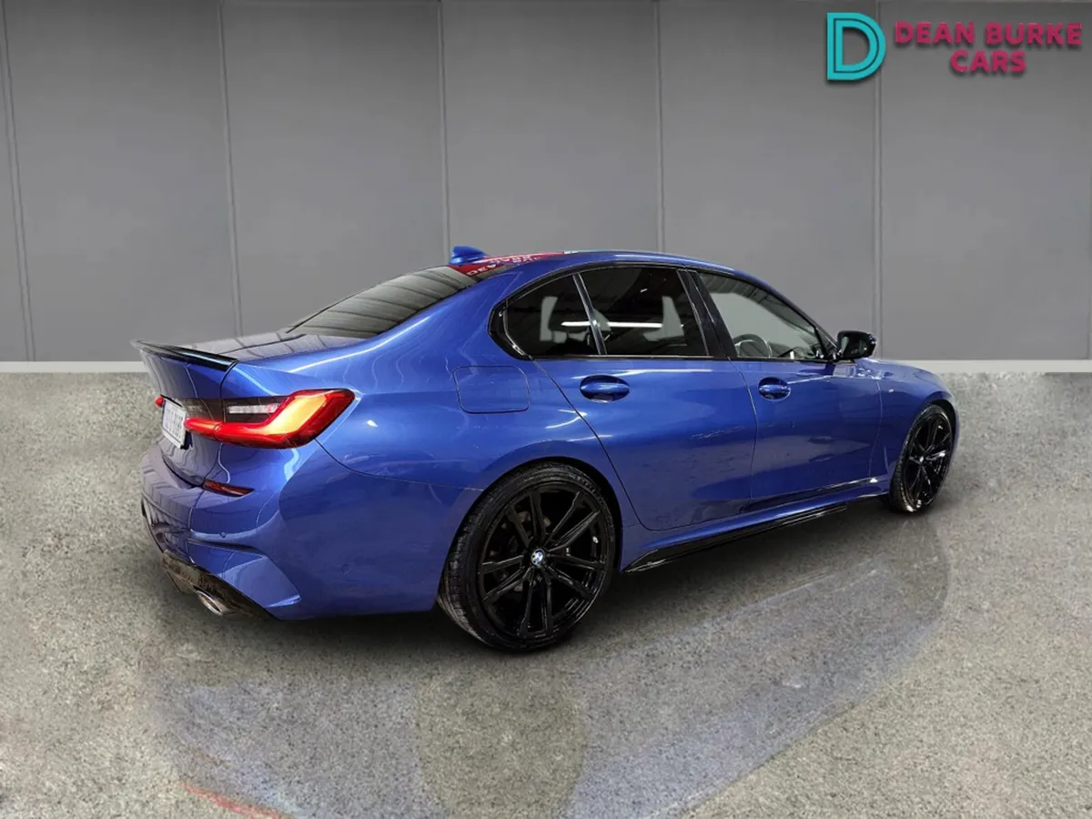 BMW 3-Series 2019 - Image 5