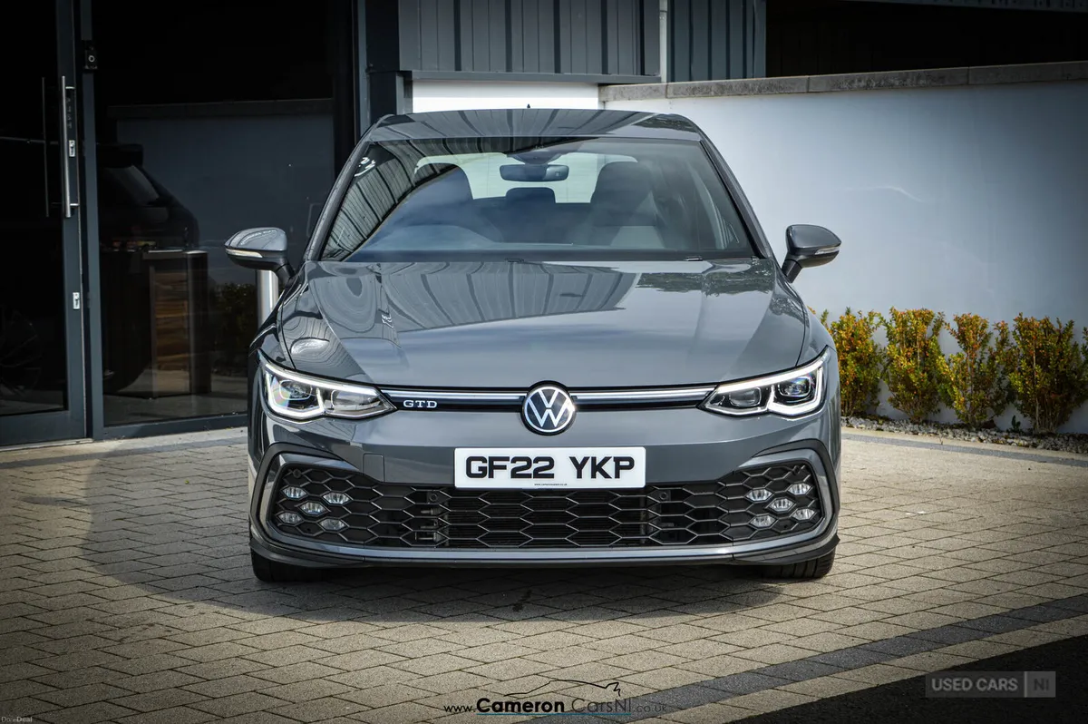 Volkswagen Golf DIESEL HATCHBACK - Image 5