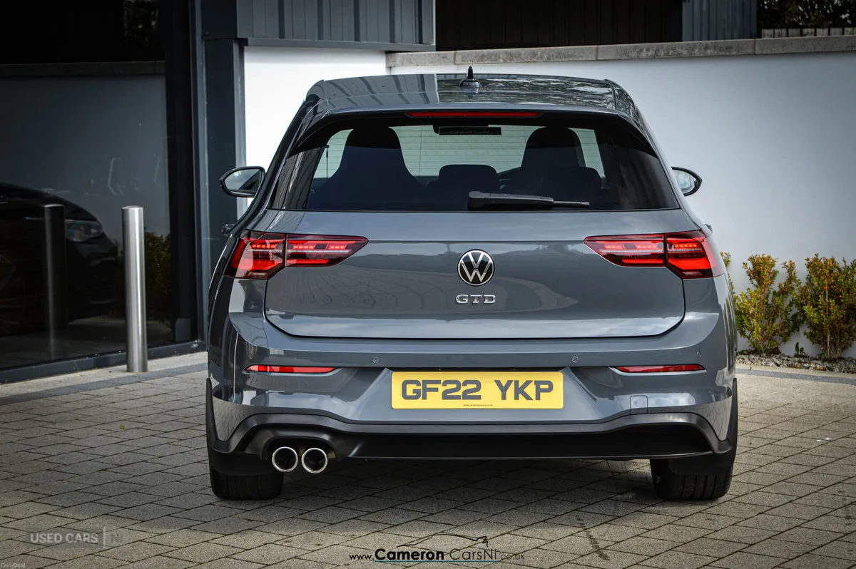 Volkswagen Golf DIESEL HATCHBACK - Image 6