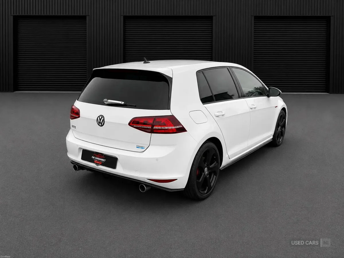 Volkswagen Golf 2.0 TSI BlueMotion Tech GTI DSG Eu - Image 5