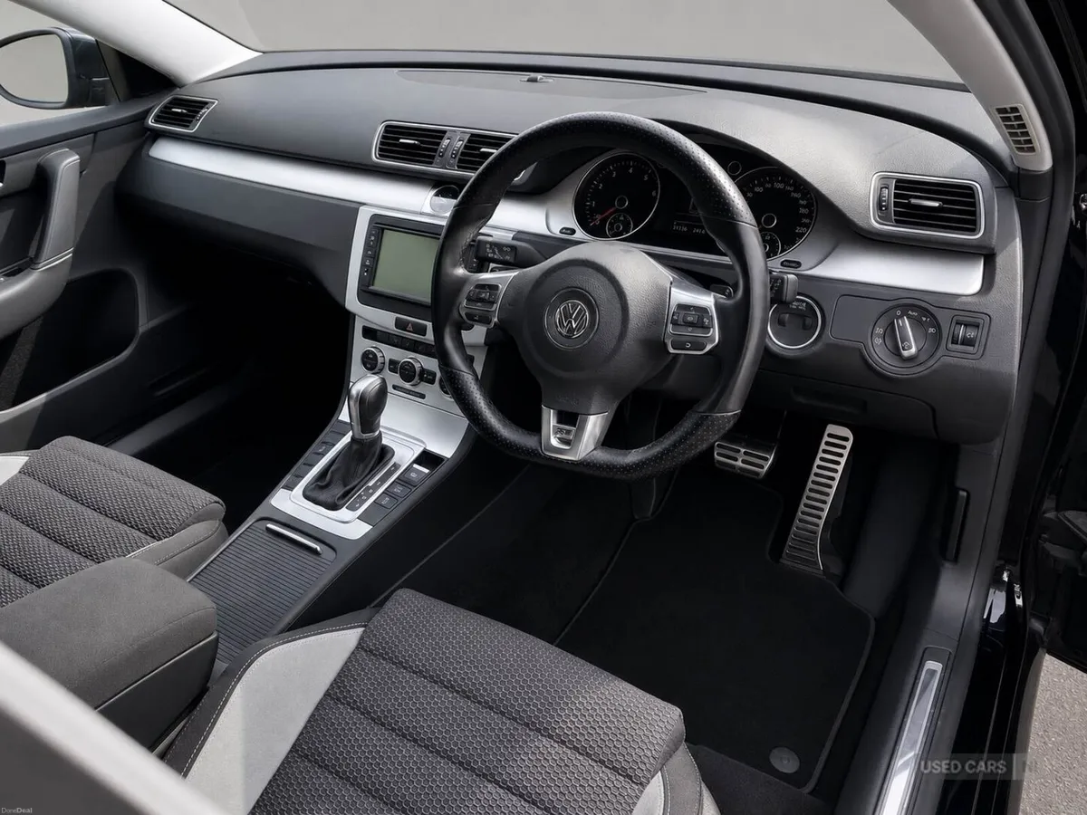 Volkswagen Passat 1.4 TSI R-Line Estate 5dr Petrol - Image 5