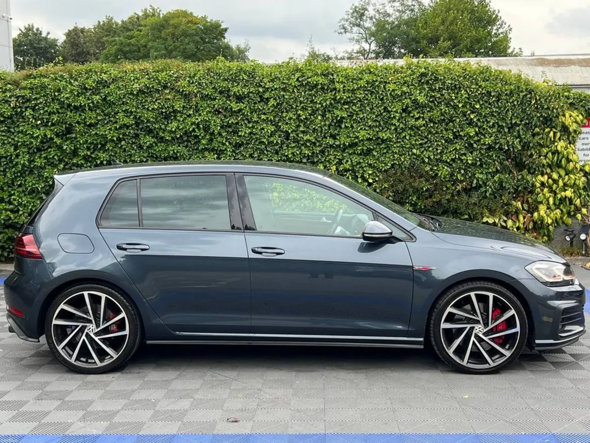 Volkswagen Golf GTI PERFORMANCE PACK 2.0 TSI AUTO - Image 2