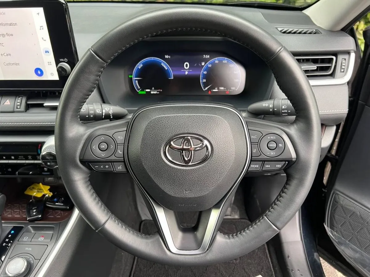 Toyota RAV4 G-SPEC 2.5 HYBRID AUTO // LEATHER HEAT - Image 4