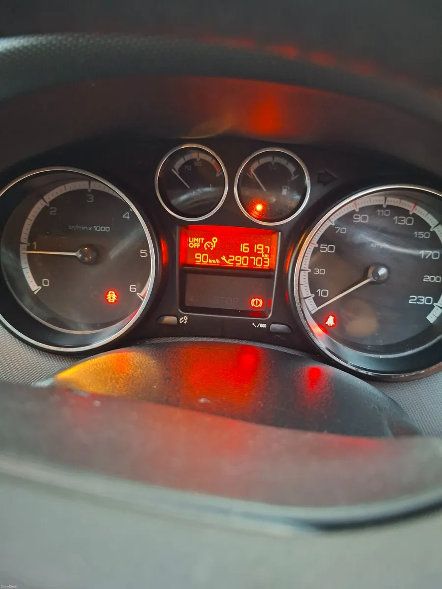 Peugeot 308 2011 - Image 4